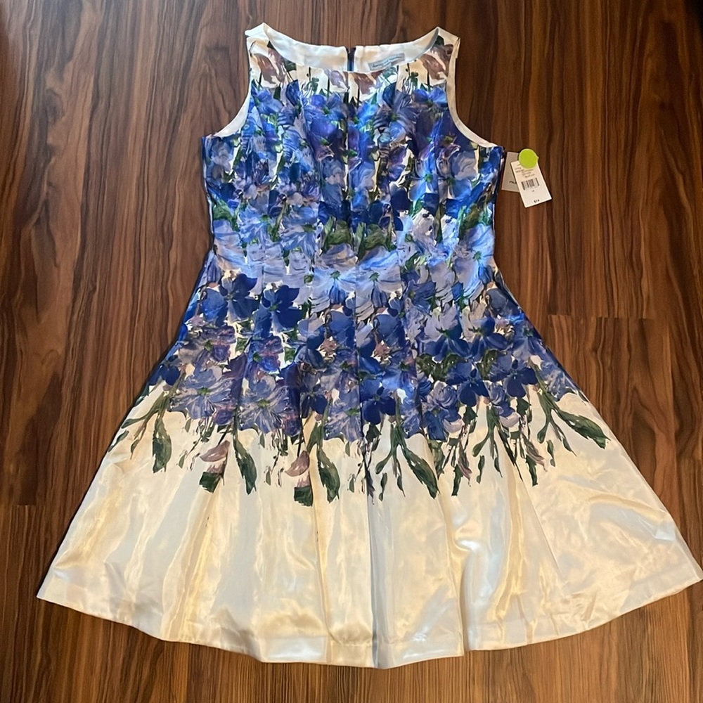 Danny and Nicole Floral dress Size 14 New with tags